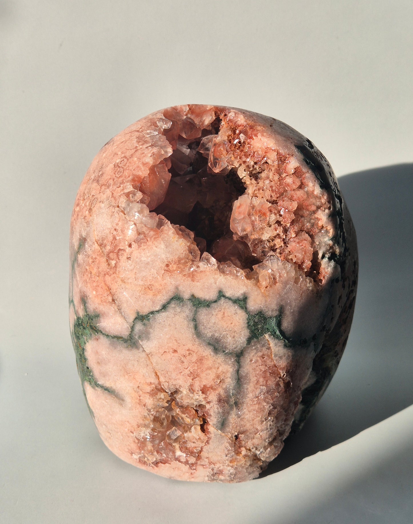 XXL A+ Edelsteen Druzy Pink Amethist Geode Freeform van 2600 gram Statement Piece