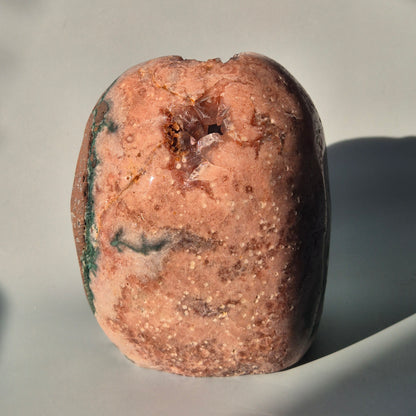 XXL A+ Edelsteen Druzy Pink Amethist Geode Freeform van 2600 gram Statement Piece