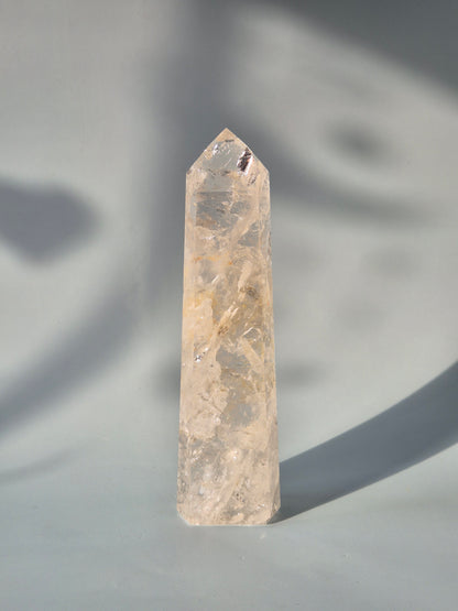 A+ Hoge Kwaliteit Bergkristal Toren – 493 gram – Premium Quartz Punt met Glinsterende Insluitsels