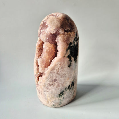 XXL A+ Edelsteen Druzy Pink Amethist Geode Freeform van 1772 gram Statement Piece