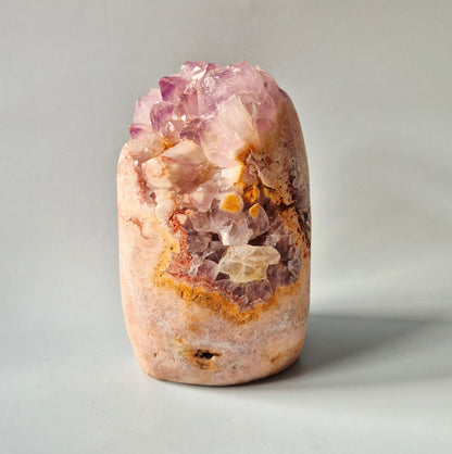 XXL Edelsteen Druzy Pink Amethist Geode Freeform van 2400 gram Statement Piece