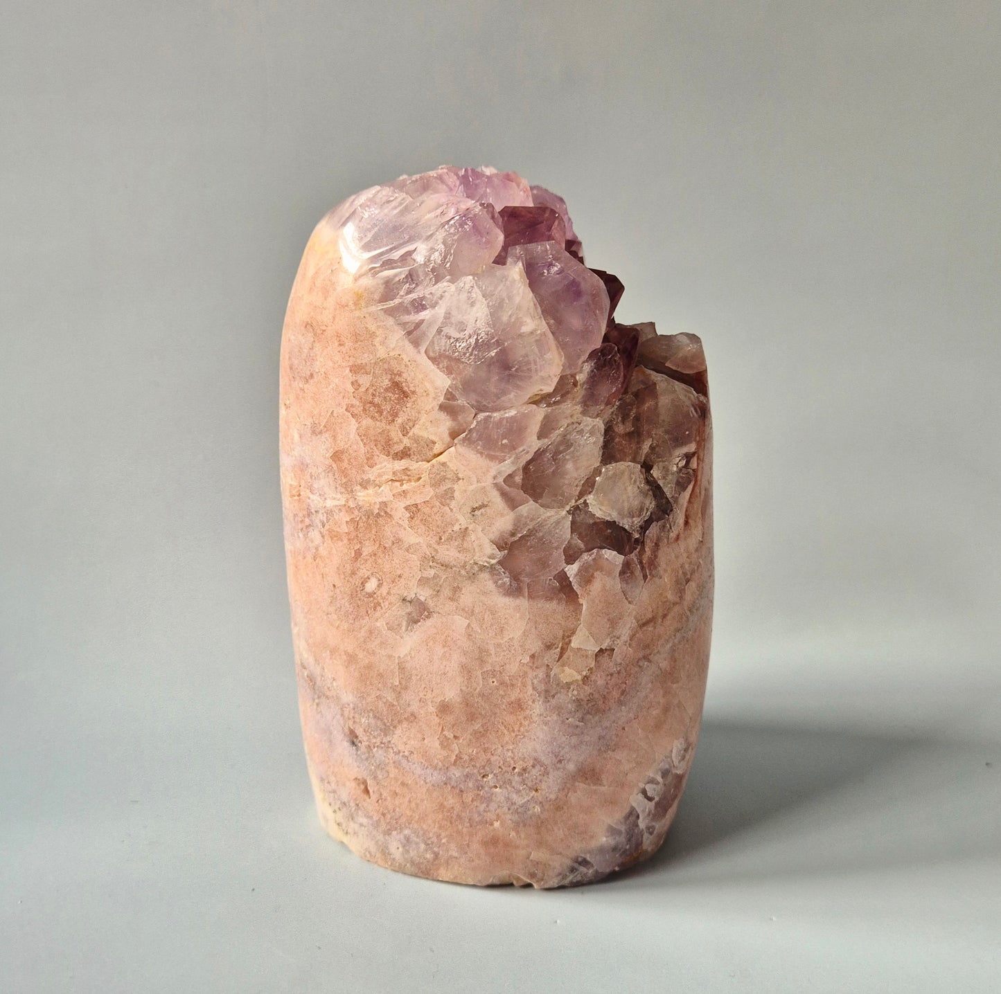 XXL Edelsteen Druzy Pink Amethist Geode Freeform van 2400 gram Statement Piece