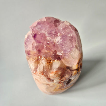 XXL Edelsteen Druzy Pink Amethist Geode Freeform van 2400 gram Statement Piece