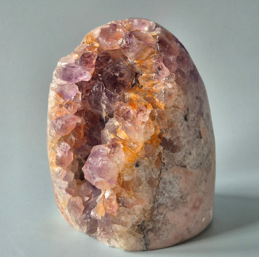XL A+ Edelsteen Druzy Pink Amethist Geode Freeform van 900gram Statement Piece