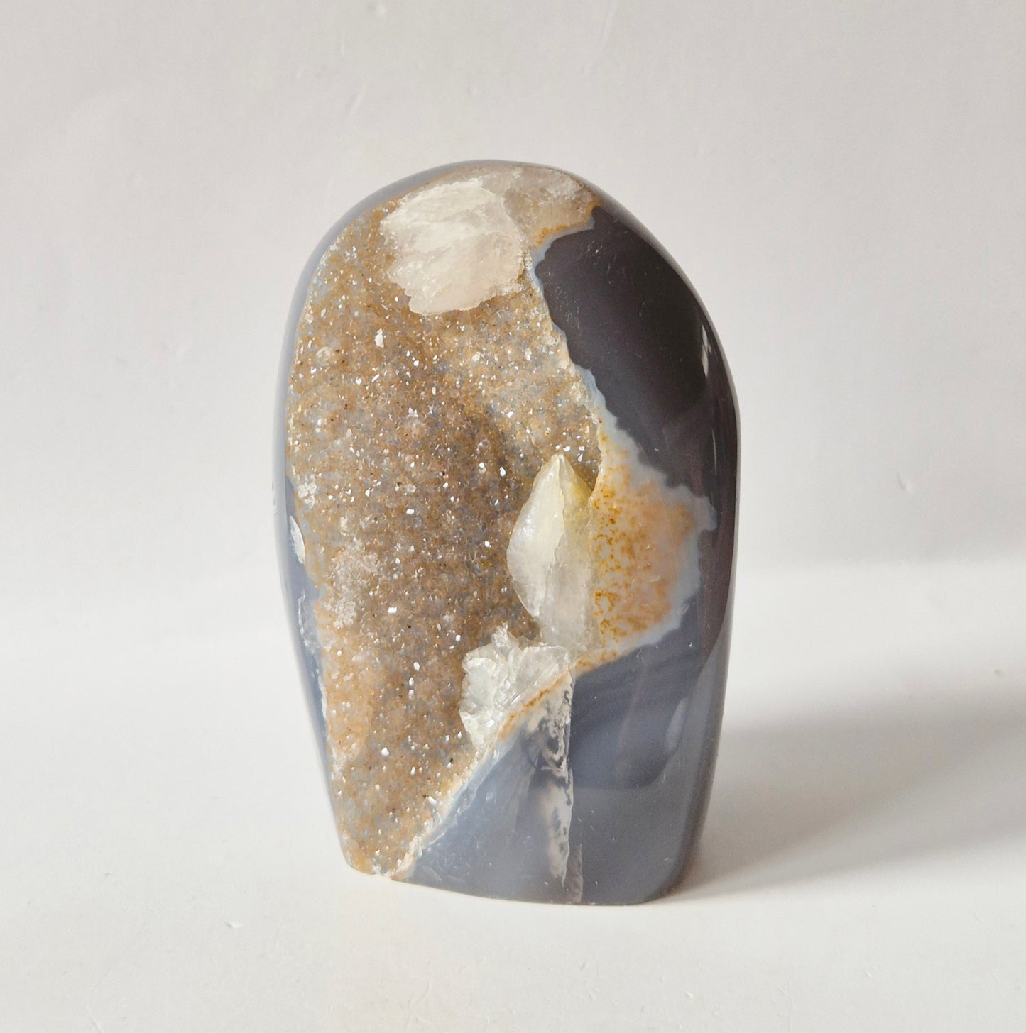 Druzy Agaat uit Uruguay inclusief Calciet formaties – 267 gram | Natuurlijke Geode Edelsteen