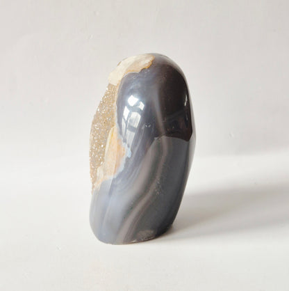 Druzy Agaat uit Uruguay inclusief Calciet formaties – 267 gram | Natuurlijke Geode Edelsteen