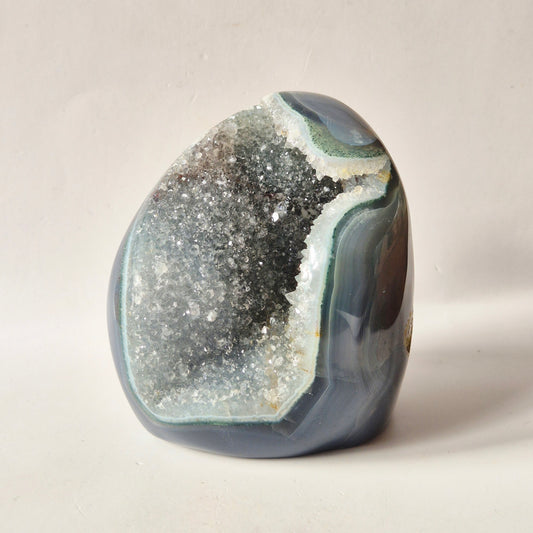 Druzy Agaat uit Uruguay  – 552 gram | Natuurlijke Geode Edelsteen