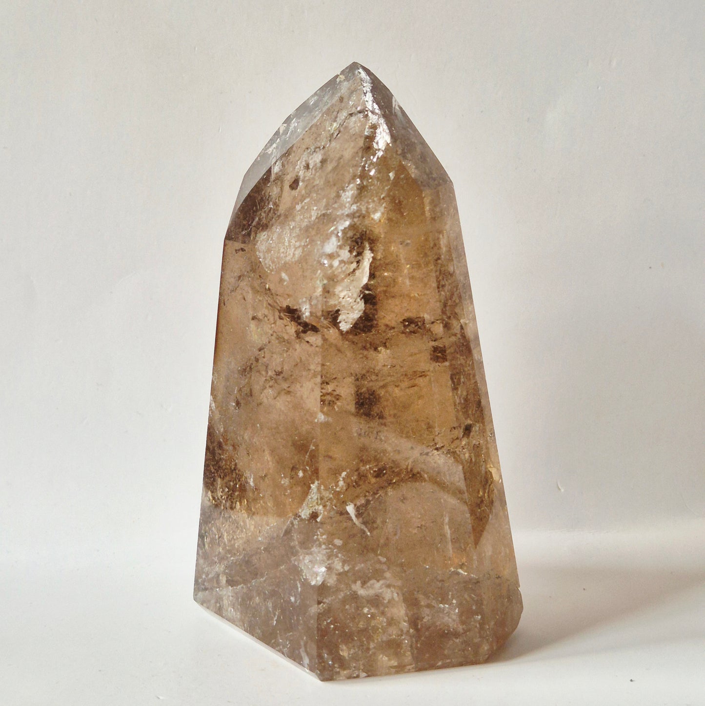 Lichte Rookkwarts Toren 600 gram – Hoge Kwaliteit Smoky Quartz met Diepe Insluitsels