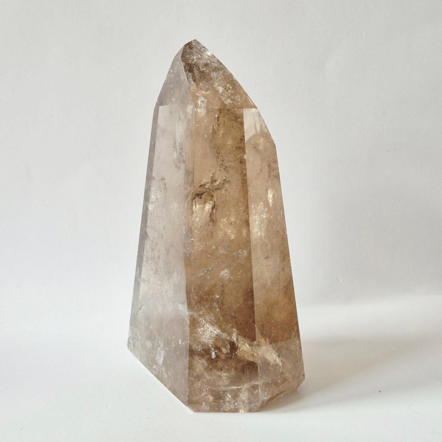 Lichte Rookkwarts Toren 600 gram – Hoge Kwaliteit Smoky Quartz met Diepe Insluitsels
