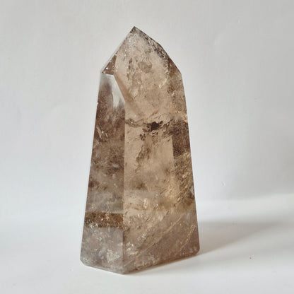 Lichte Rookkwarts Toren 600 gram – Hoge Kwaliteit Smoky Quartz met Diepe Insluitsels