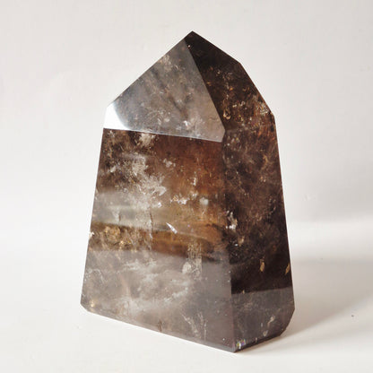 Rookkwarts Toren 642 gram – Hoge Kwaliteit Smoky Quartz met Diepe Insluitsels