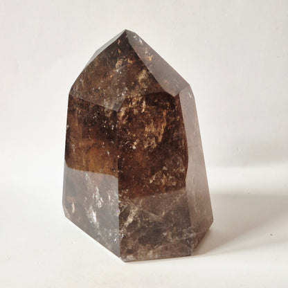 Rookkwarts Toren 642 gram – Hoge Kwaliteit Smoky Quartz met Diepe Insluitsels