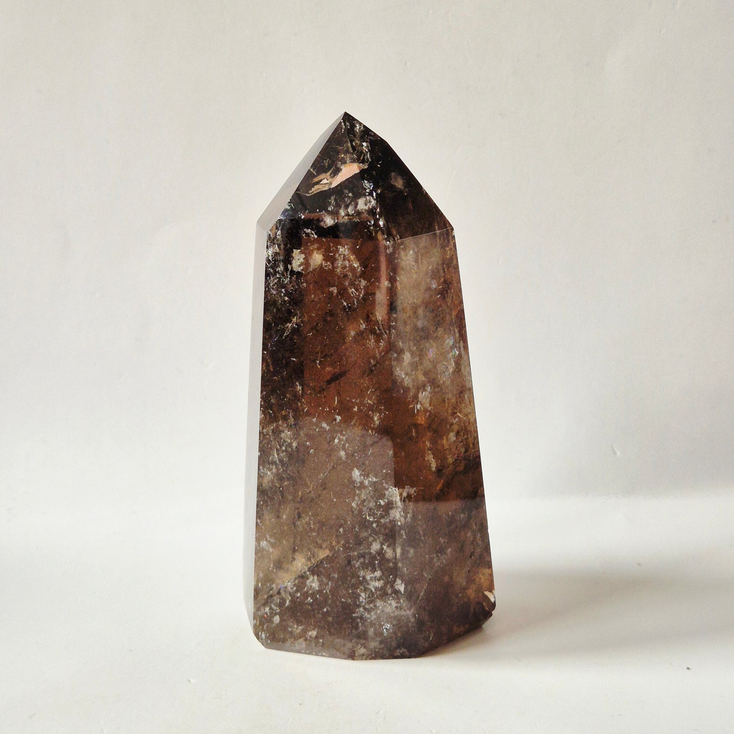 Rookkwarts Toren 330 gram – Hoge Kwaliteit Smoky Quartz met Diepe Insluitsels
