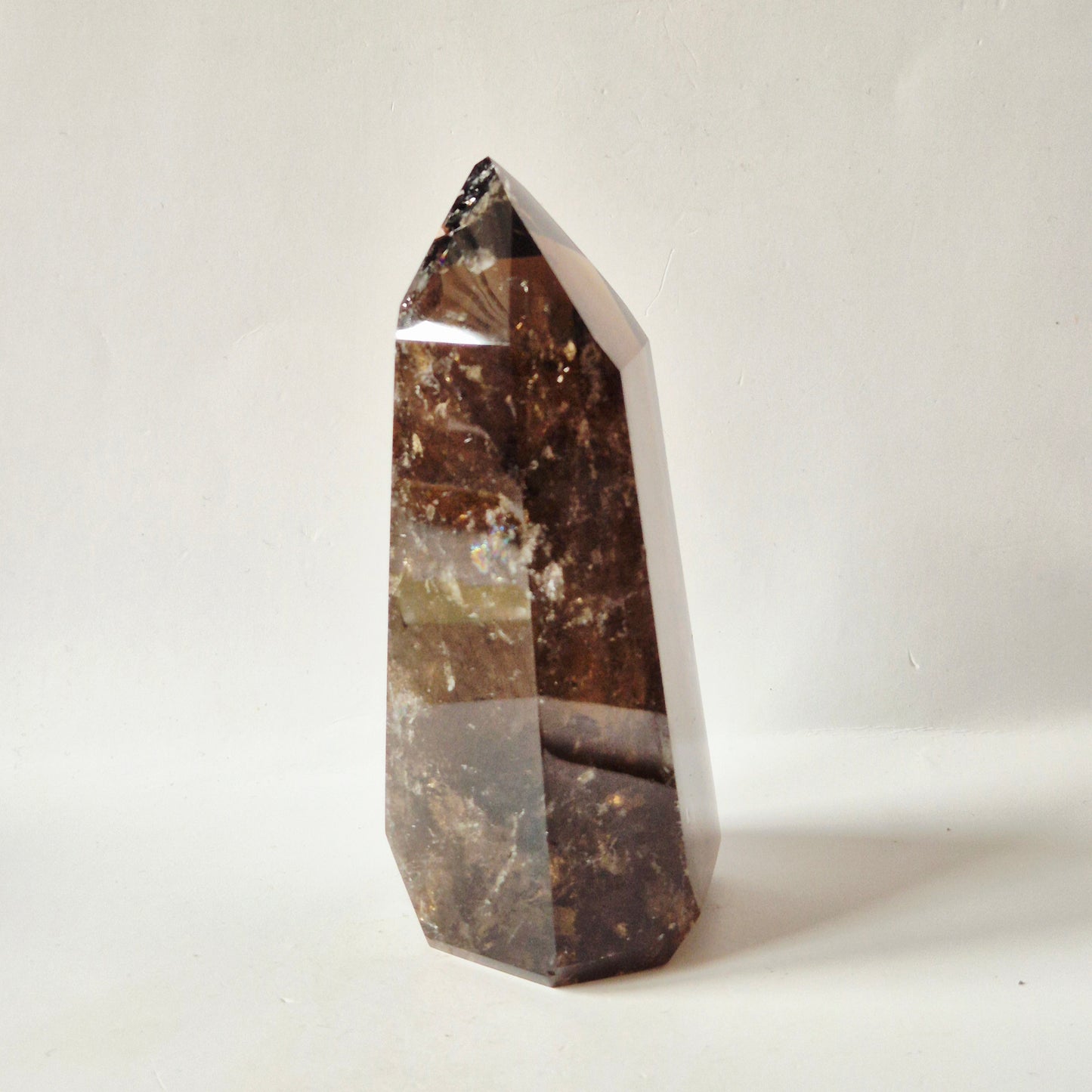 Rookkwarts Toren 330 gram – Hoge Kwaliteit Smoky Quartz met Diepe Insluitsels