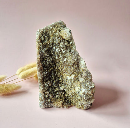 Edelsteen Amethist Geode van 857 gram – Spirituele Eyecatcher met Krachtige Energie cathedral