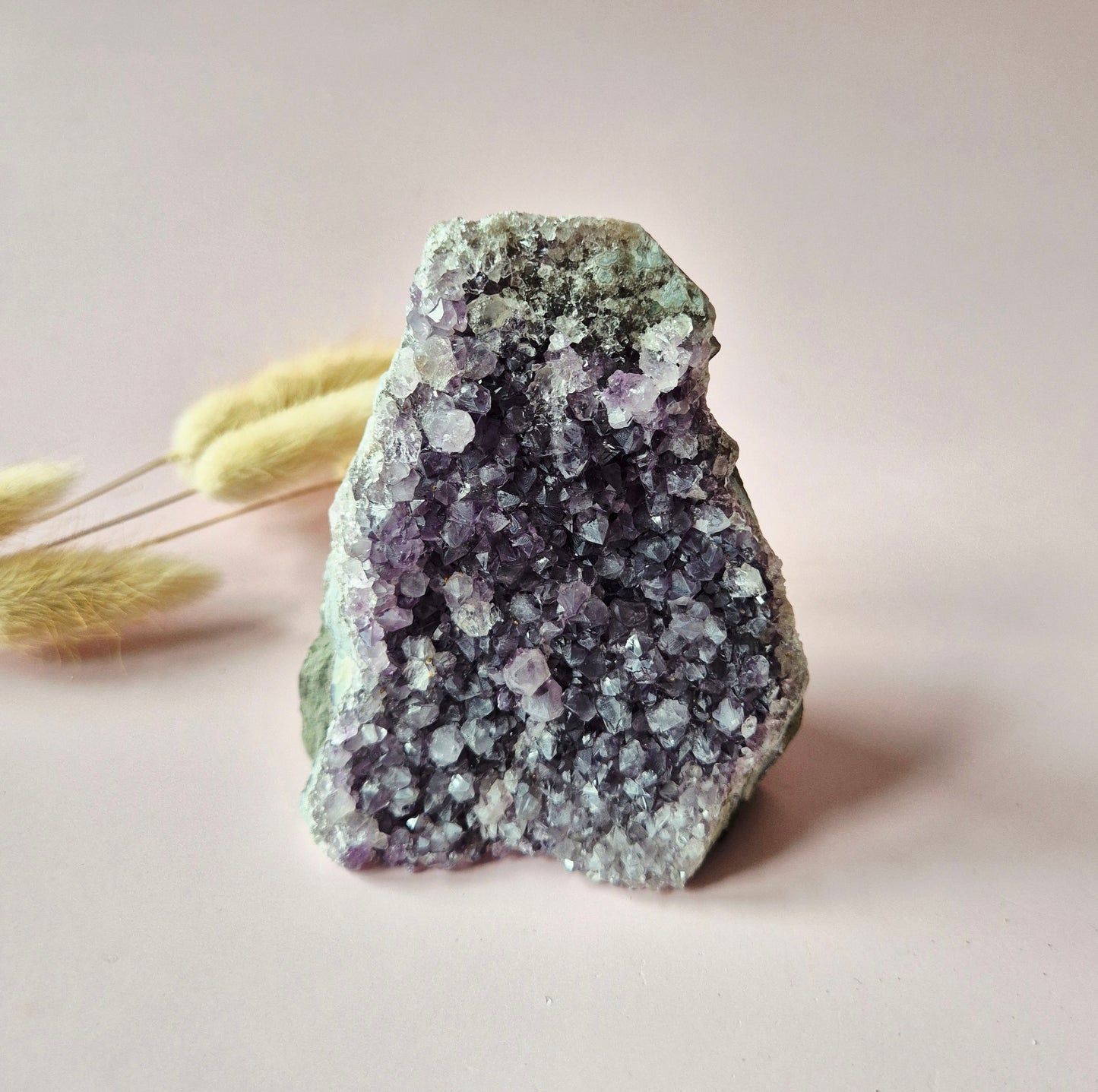 Edelsteen Gepolijste Amethist Geode van 365 gram – Spirituele Eyecatcher met Krachtige Energie