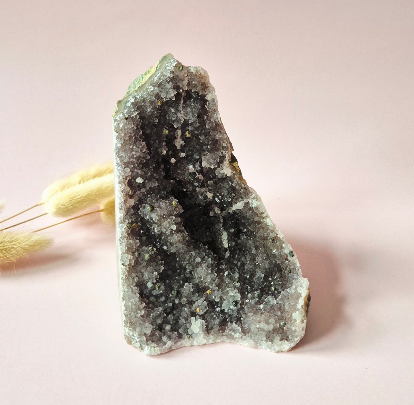 Edelsteen Amethist Geode van 632 gram – Spirituele Eyecatcher met Krachtige Energie cathedral