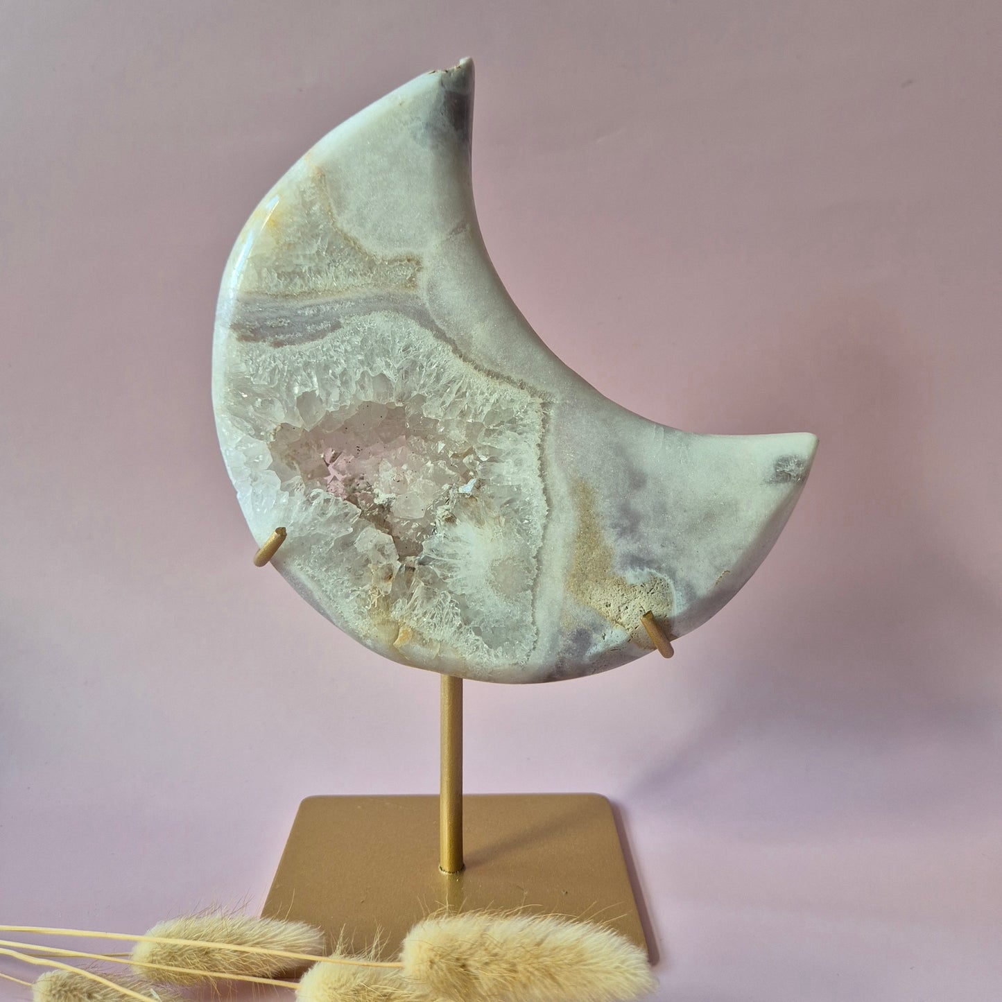 XL Edelsteen Druzy Pink Amethyst Maan – Hoge Kwaliteit 713g | incl. metalen standaard | uniek stuk Roze Amethist