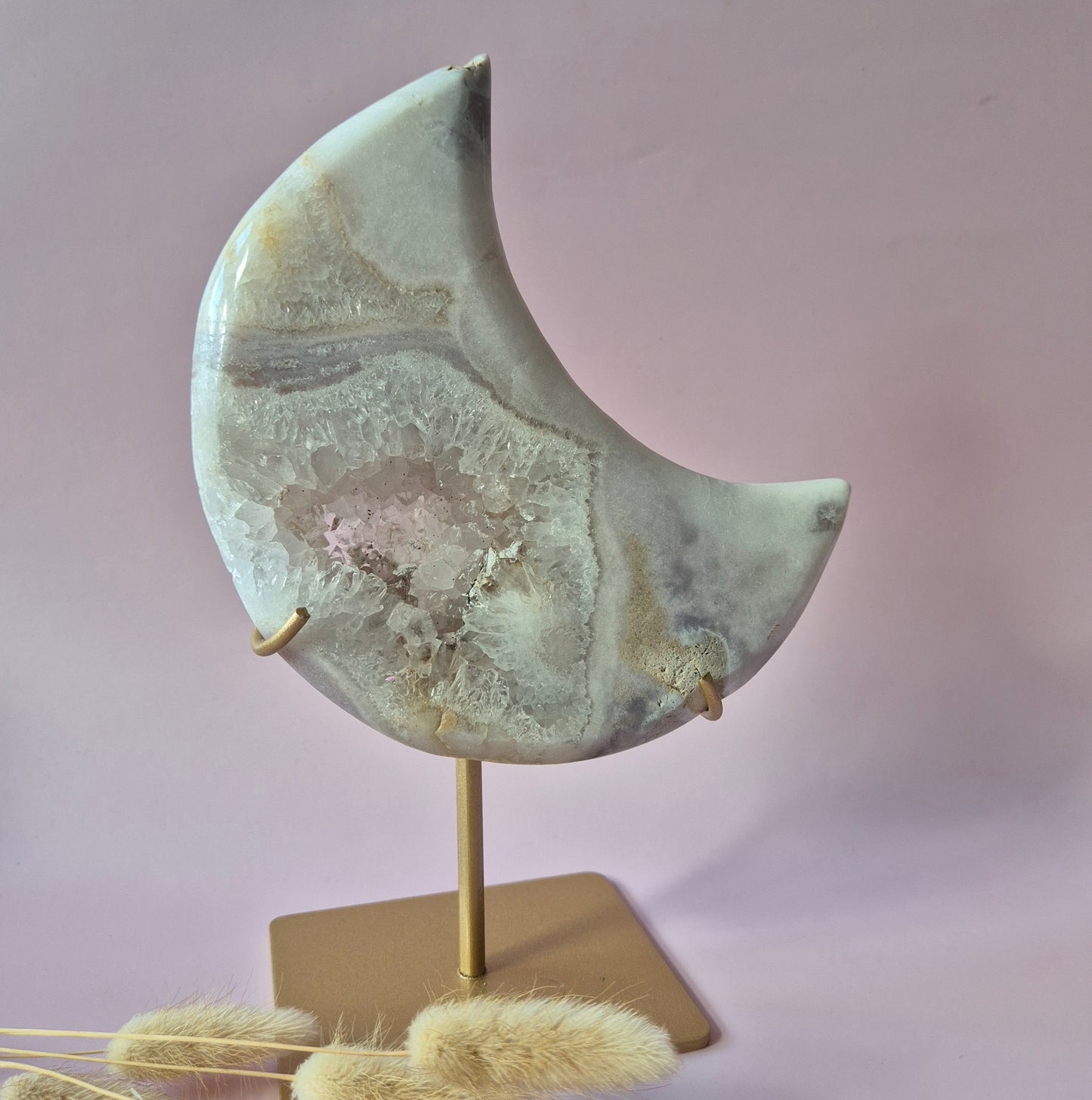 XL Edelsteen Druzy Pink Amethyst Maan – Hoge Kwaliteit 713g | incl. metalen standaard | uniek stuk Roze Amethist