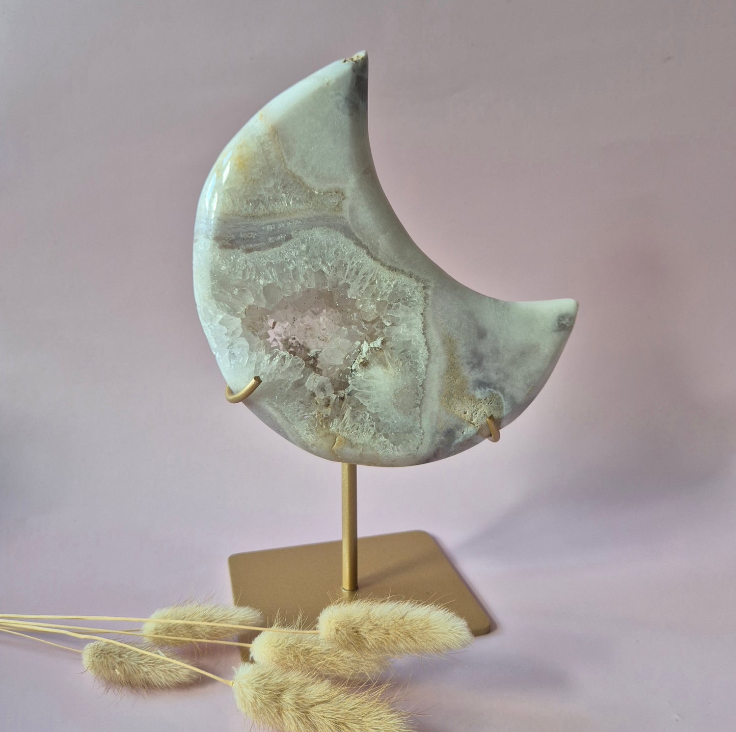 XL Edelsteen Druzy Pink Amethyst Maan – Hoge Kwaliteit 713g | incl. metalen standaard | uniek stuk Roze Amethist