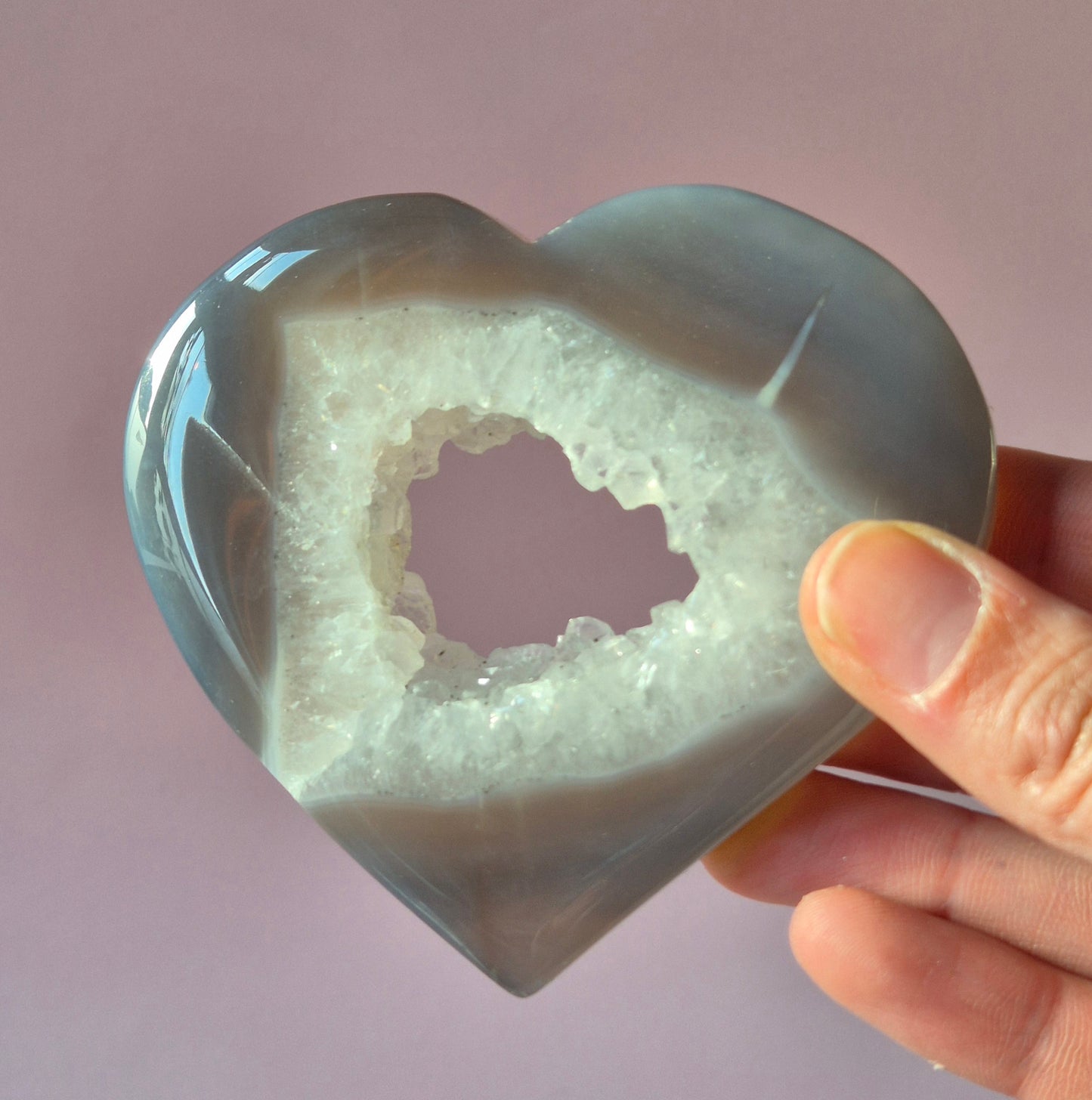 Druzy Grijze Agaat Edelsteen Hart – Inclusief Standaard - 122g