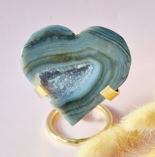 Druzy Grijze Agaat Edelsteen Hart – Inclusief Standaard - 99g