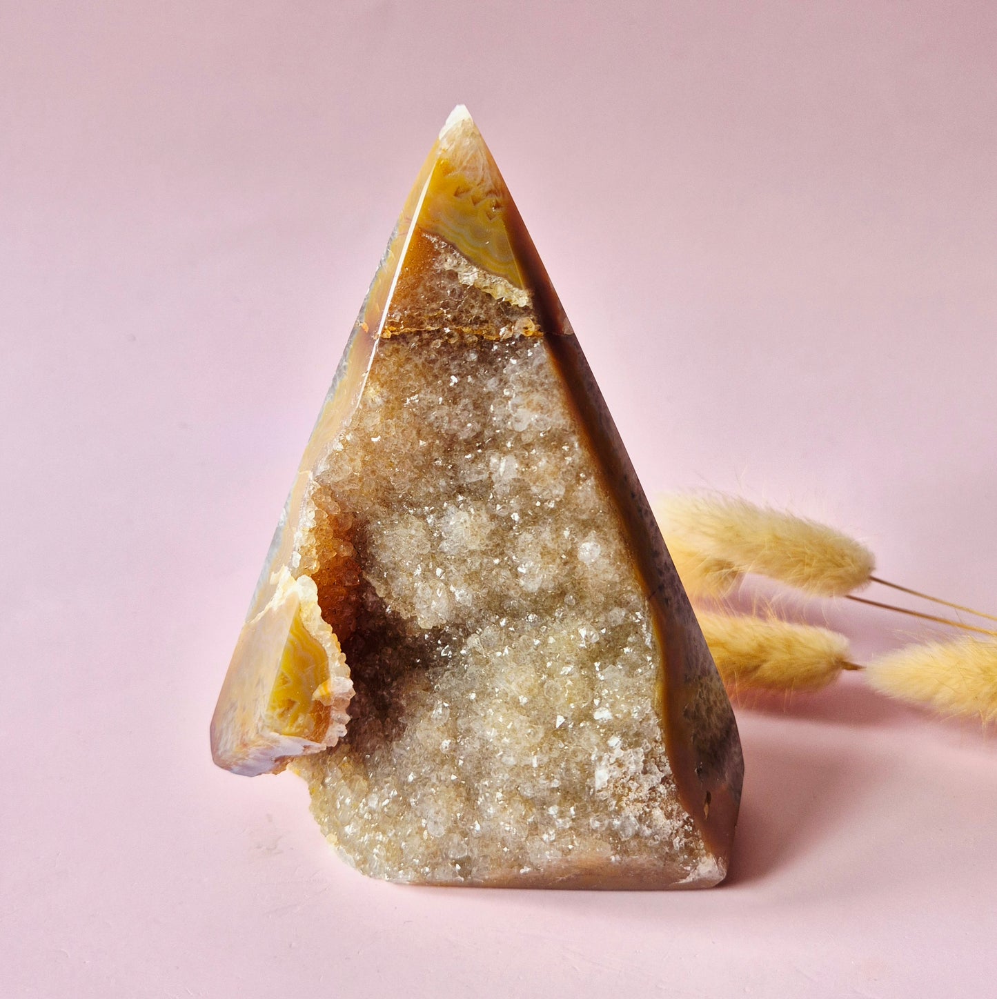 Druzy Grauer Achat - Tropfenförmiger stehender Edelsteinkristall - Nr. 12. 86 Gramm