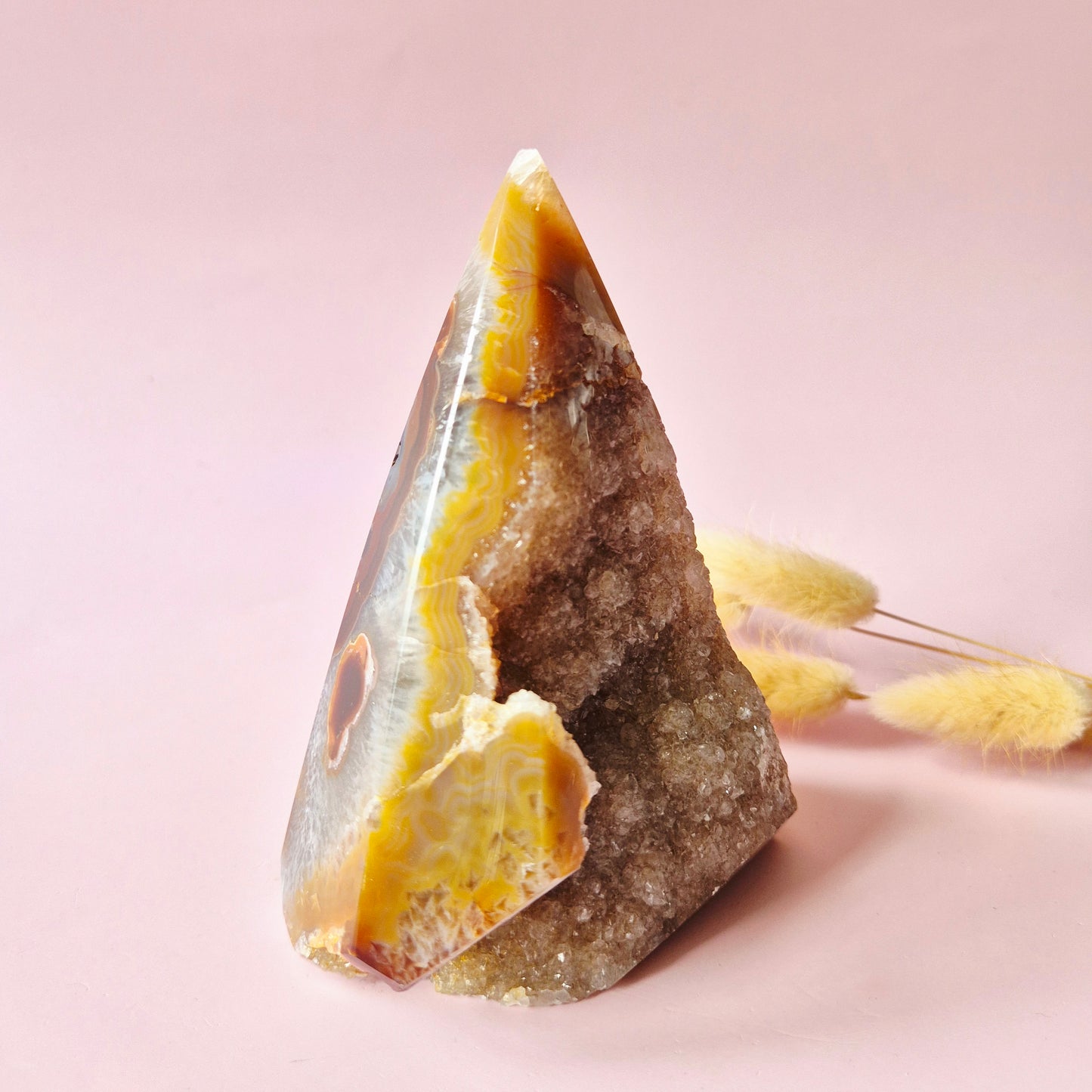 Druzy Grauer Achat - Tropfenförmiger stehender Edelsteinkristall - Nr. 12. 86 Gramm