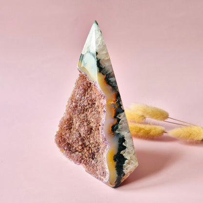 Druzy Grauer Achat - Tropfenförmiger stehender Edelsteinkristall - Nr. 12. 86 Gramm