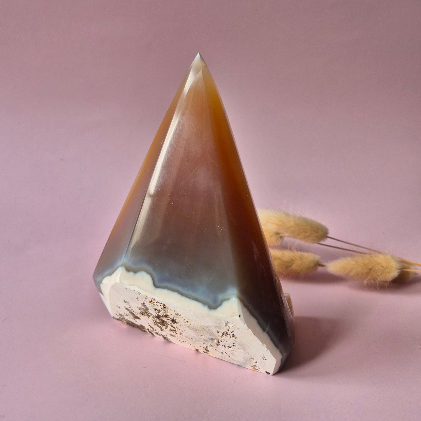 Druzy Grauer Achat - Tropfenförmiger stehender Edelsteinkristall - Nr. 12. 86 Gramm