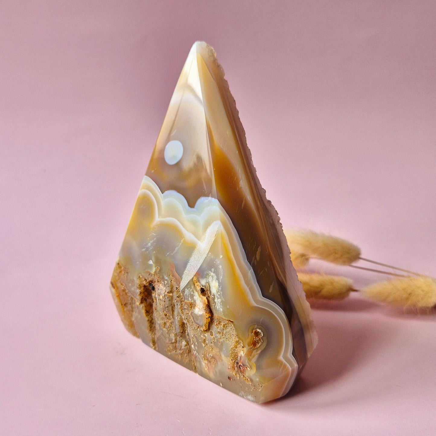 Druzy Grauer Achat - Tropfenförmiger stehender Edelsteinkristall - Nr. 12. 86 Gramm