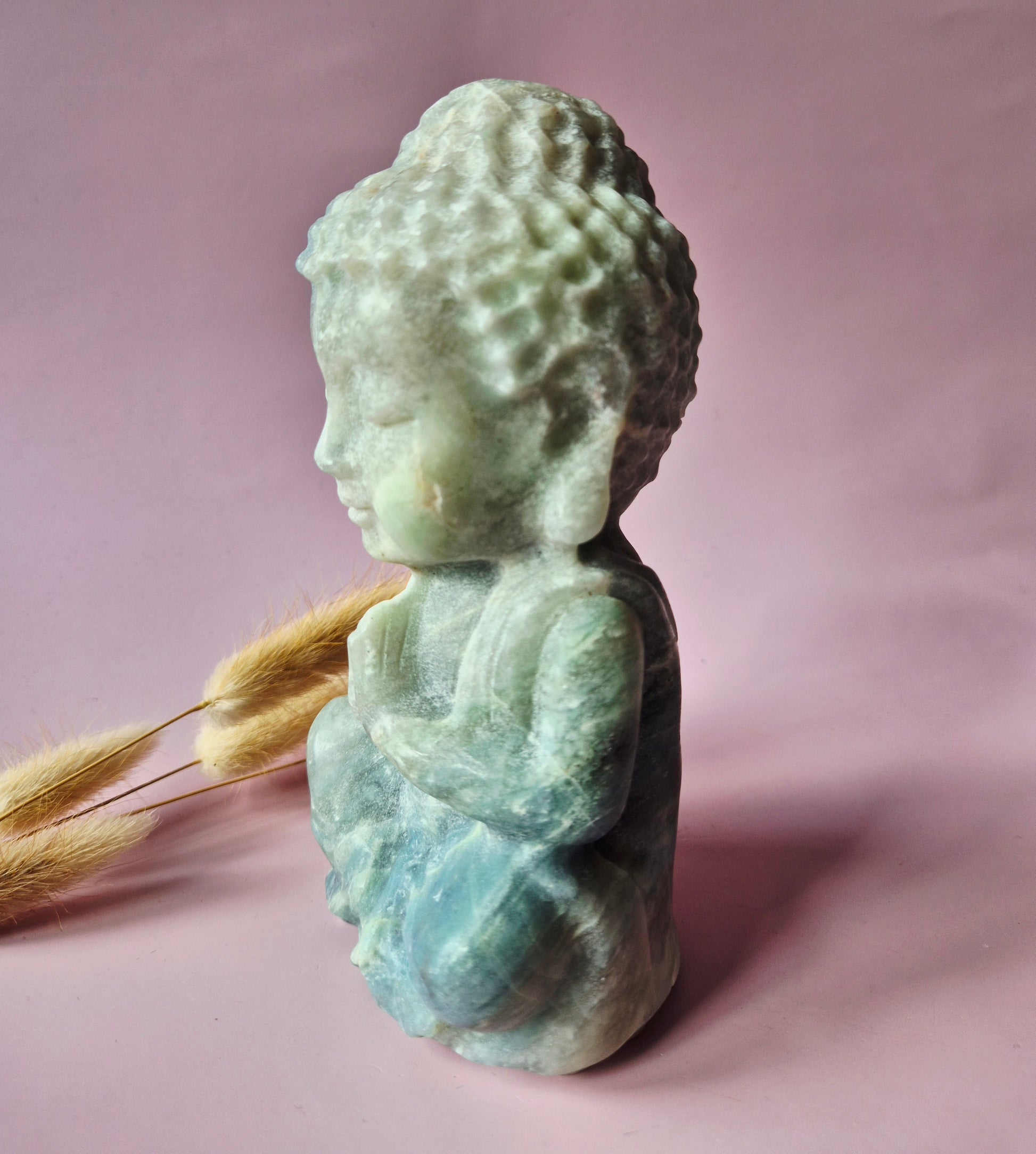 caribbean calcite buddha beeld blauw groen edelsteen meditatie decor 15 cm