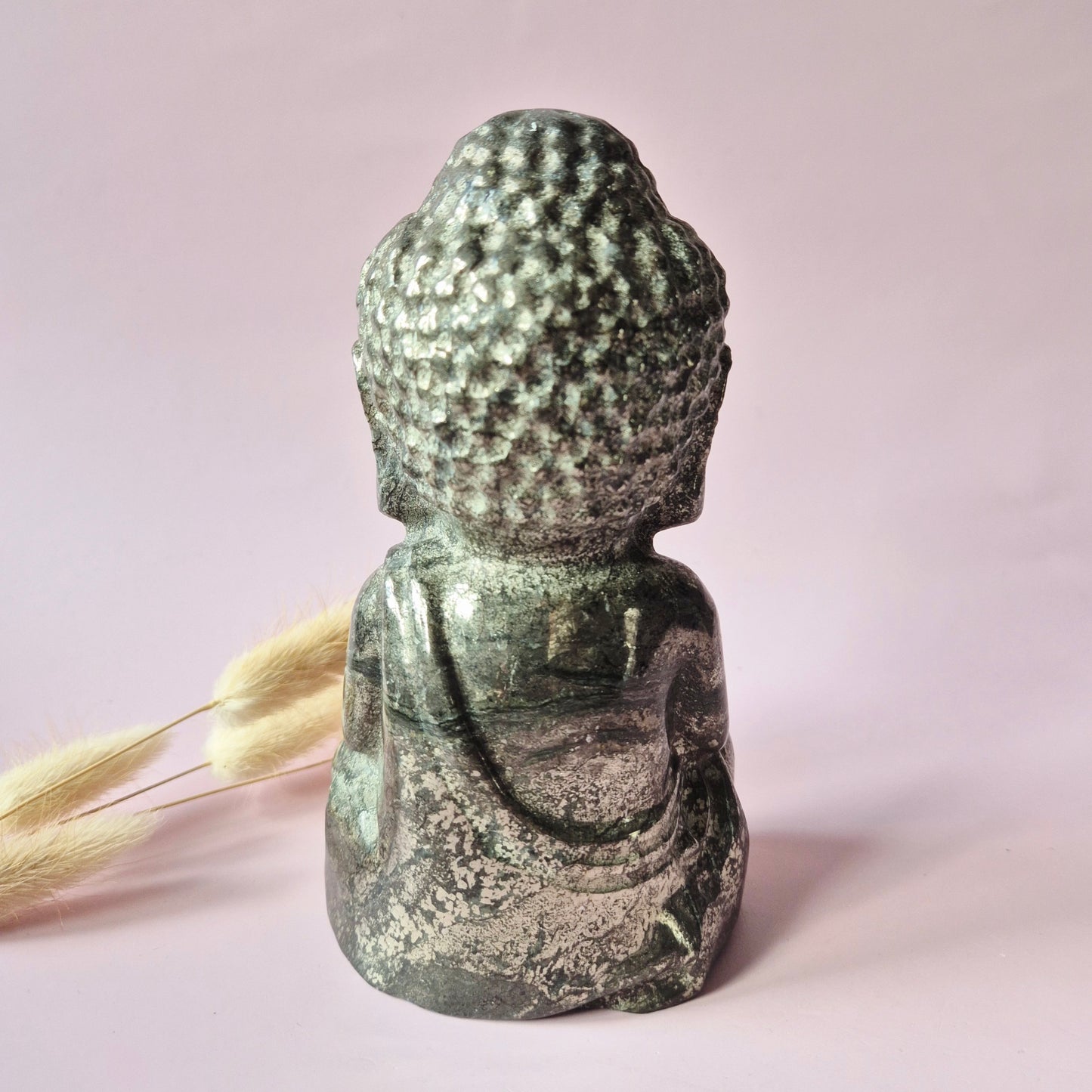 pyriet buddha beeld goudkleurig edelsteen 15 cm meditatie