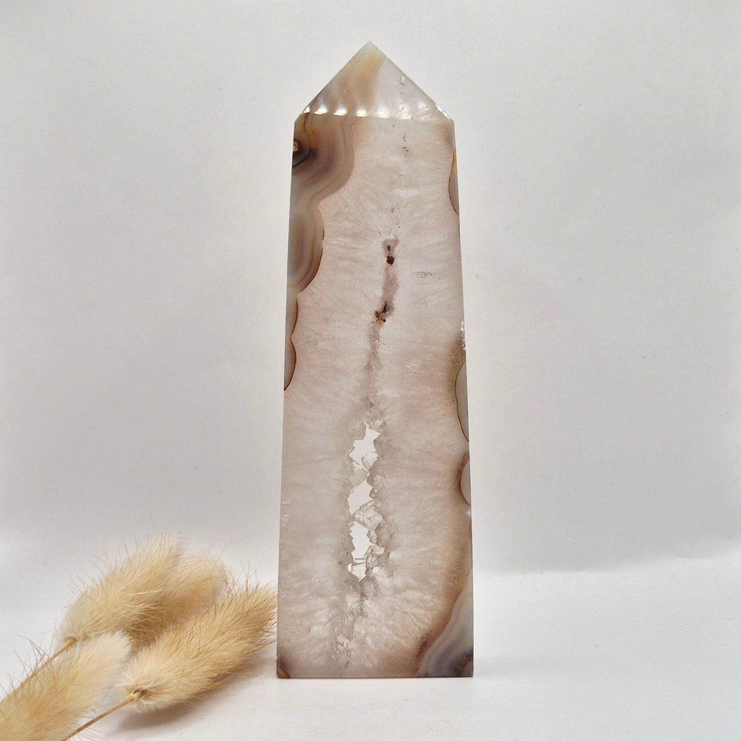 Druzy Grauer Achat - Tropfenförmiger stehender Edelsteinkristall - Nr. 12. 86 Gramm