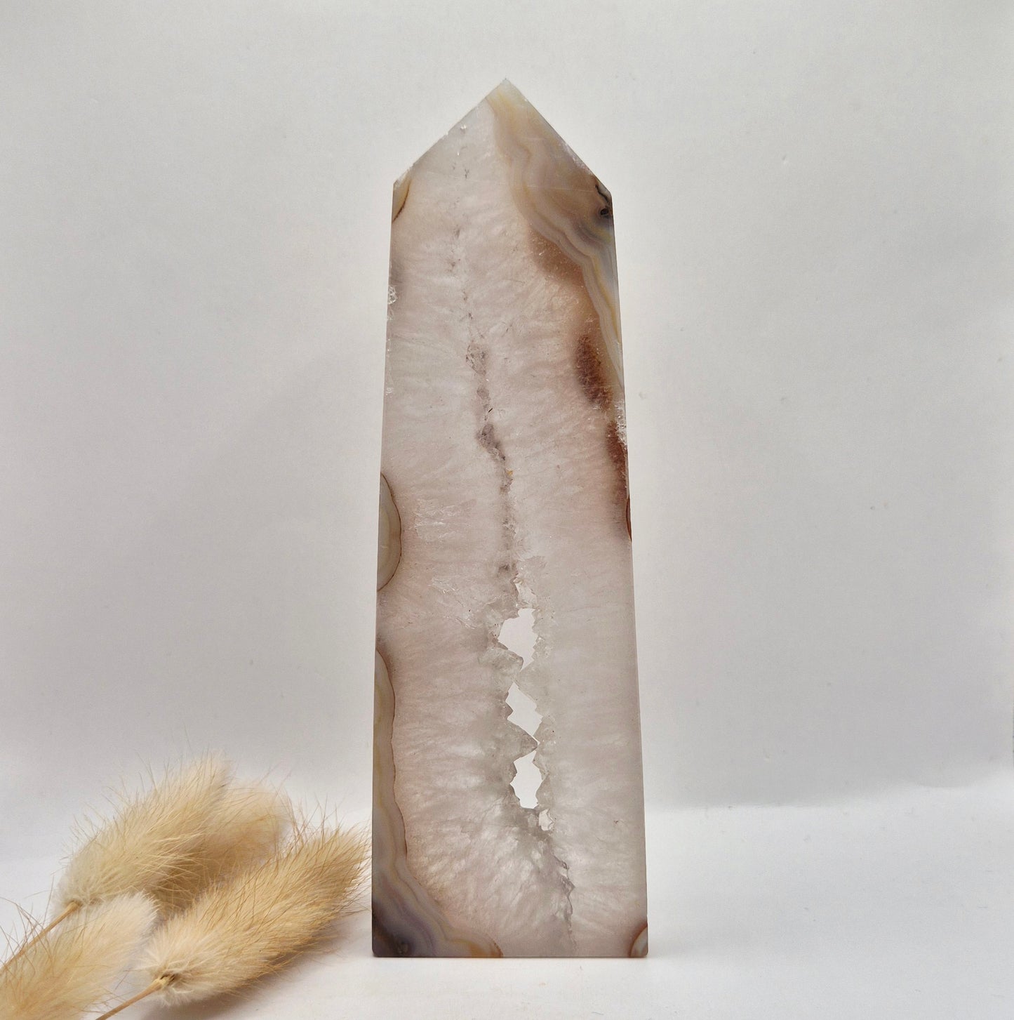Druzy Grauer Achat - Tropfenförmiger stehender Edelsteinkristall - Nr. 12. 86 Gramm