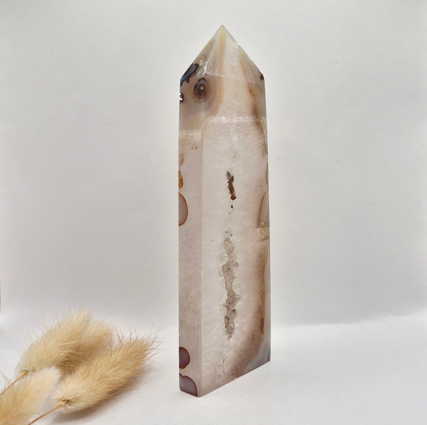Grijze Agaat Toren met Druzy Opening 232g – Gepolijste Edelsteen Obelisk | Rust & Balans