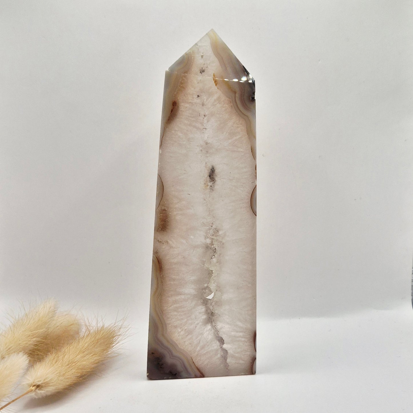Grijze Agaat Toren met Druzy Opening 232g – Gepolijste Edelsteen Obelisk | Rust & Balans