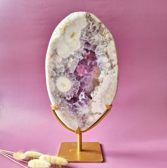 roze amethist schijf op standaard druzy kristal
