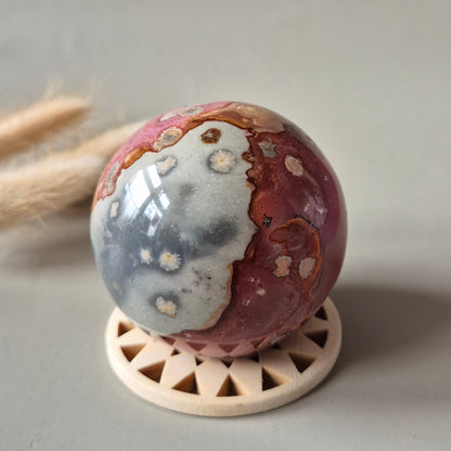 Ocean Jasper Polychroom Edelsteen Bol 60mm – Rood Oranje Uniek Patroon
