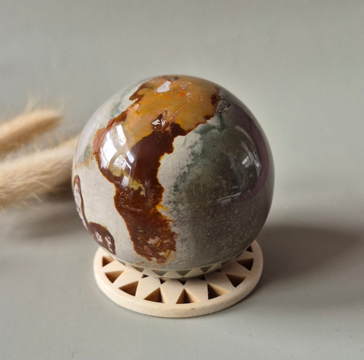 Ocean Jasper Polychroom Edelsteen Bol 65mm – Rood Oranje Uniek Patroon