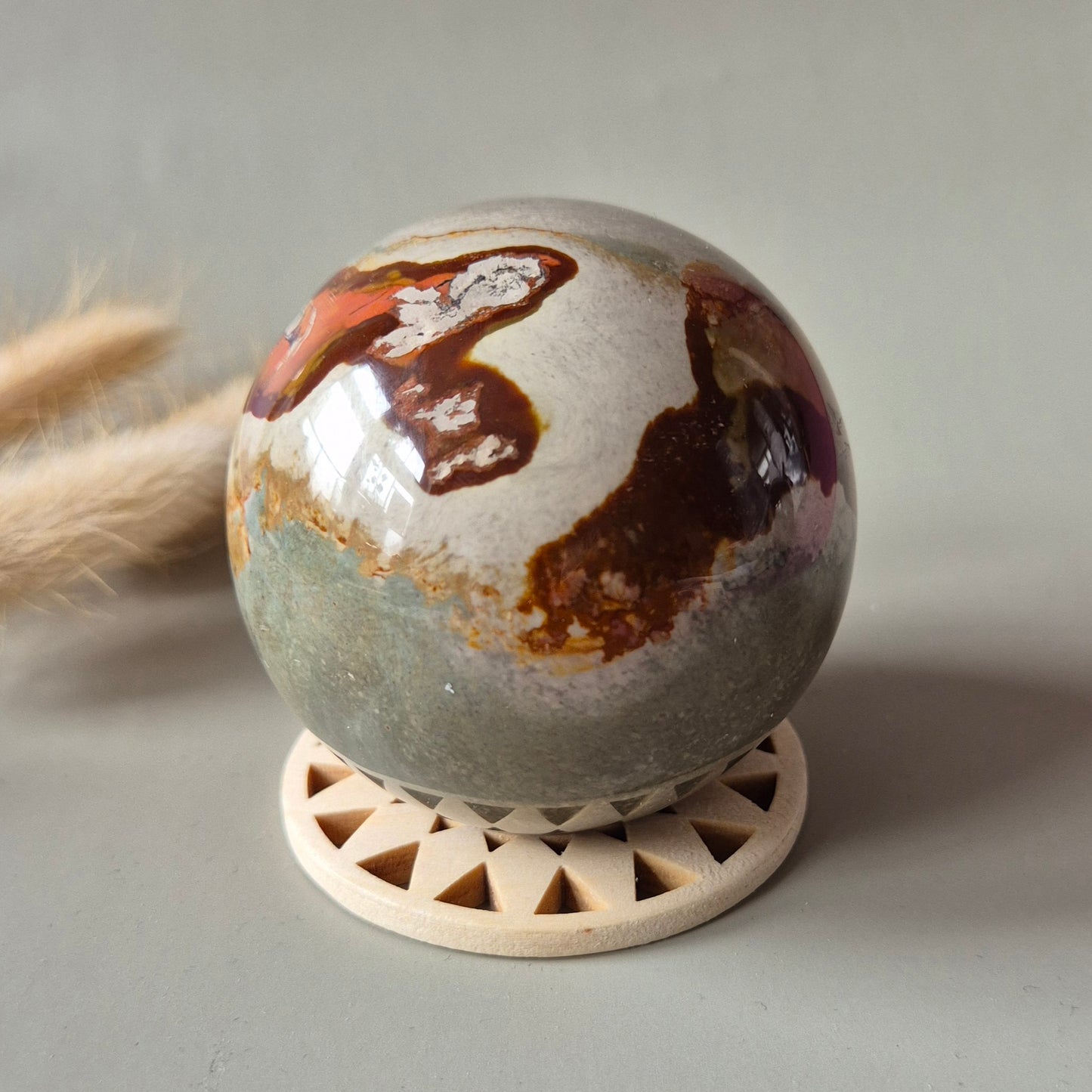 Ocean Jasper Polychroom Edelsteen Bol 65mm – Rood Oranje Uniek Patroon