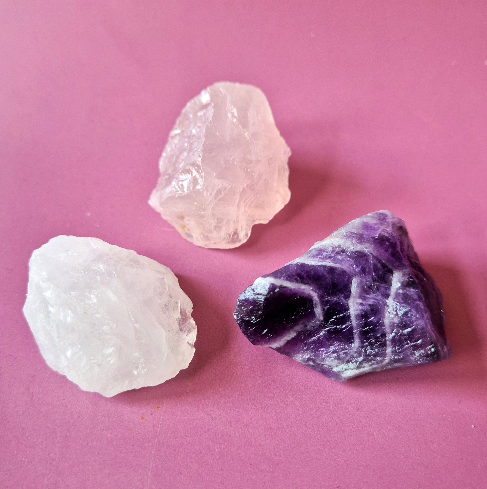 gouden driehoek edelstenen set amethist bergkristal rozenkwarts fluwelen zakje