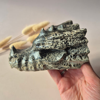 XL UV-reaktiver Achat-Drachenschädel (13 x 7,5 x 6 cm | 632 g) – #3 Mystischer Schutz &amp; Transformation
