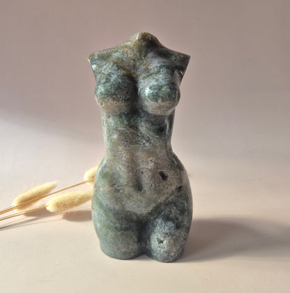 Edelsteinbüste einer Frau (8 cm) - Rosenquarz