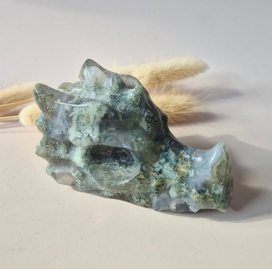 Mosagaat Drakenschedel 8,5 cm 233g – Dendritische Agaat Skull met Groene Insluitingen