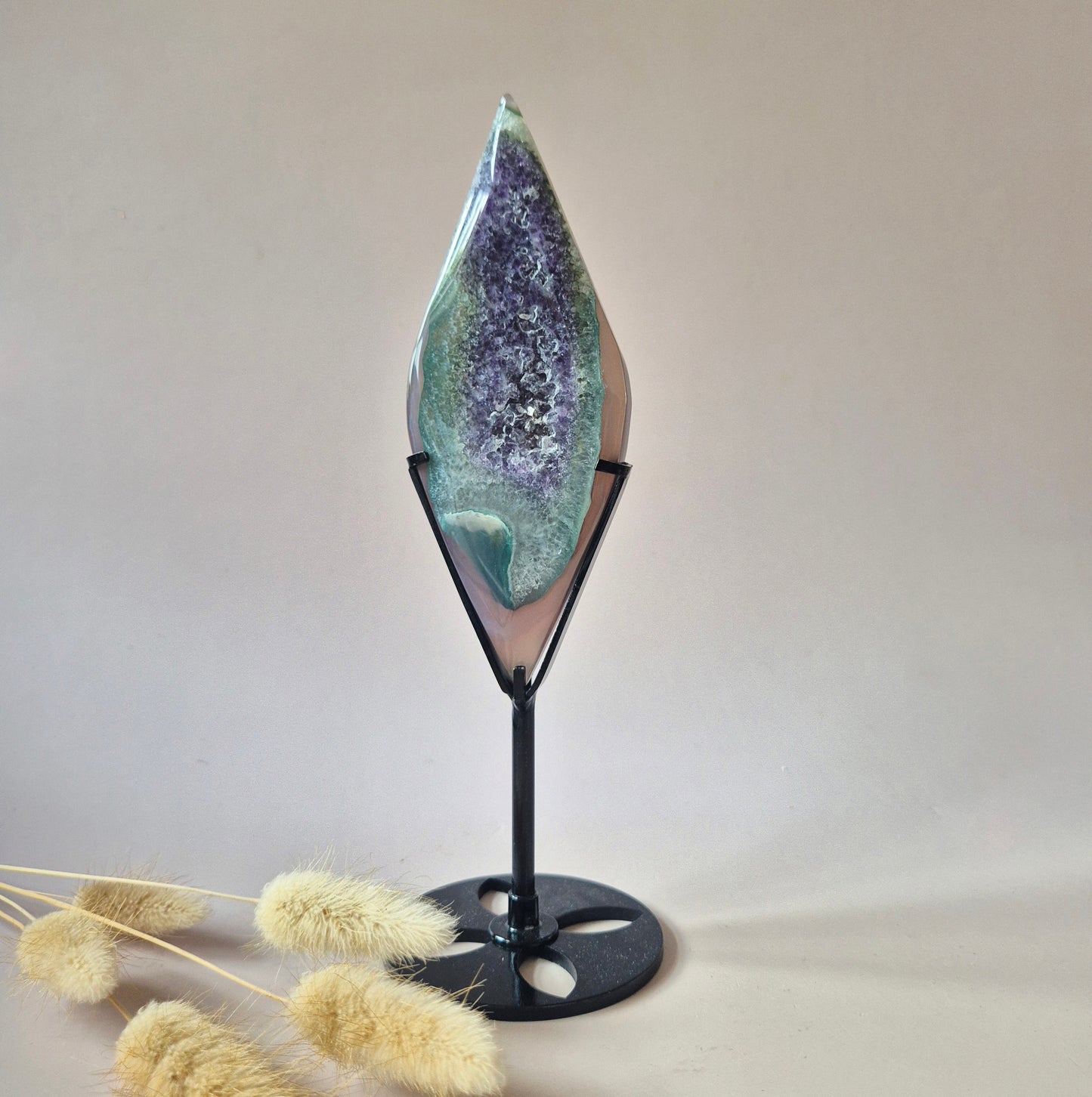 Edelstein (Druzy) Achatscheibe auf Ständer (11–14 cm) – #18 Erdung, Gleichgewicht &amp; natürliche Schönheit