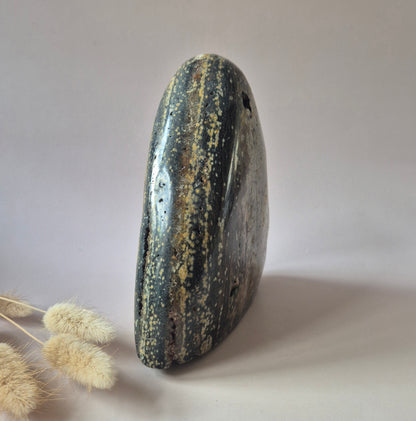 Edelstein Coelestin Handschmeichler (6-8 cm) – Engelfrieden &amp; spirituelle Verbindung Handschmeichler Sorgenstein