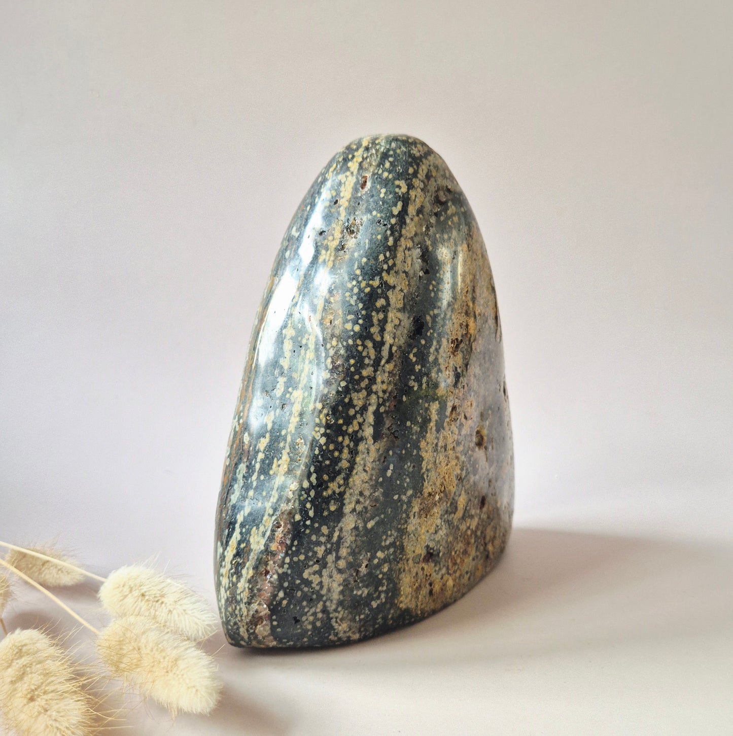 Edelstein Coelestin Handschmeichler (6-8 cm) – Engelfrieden &amp; spirituelle Verbindung Handschmeichler Sorgenstein