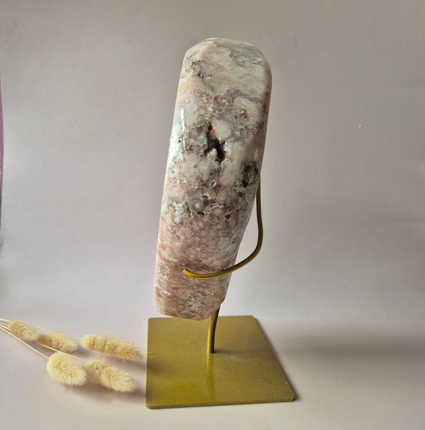 Roze Amethist Geode Schijf op Standaard 4785g | XXL Druzy Crystal Decor & Edelsteen Display