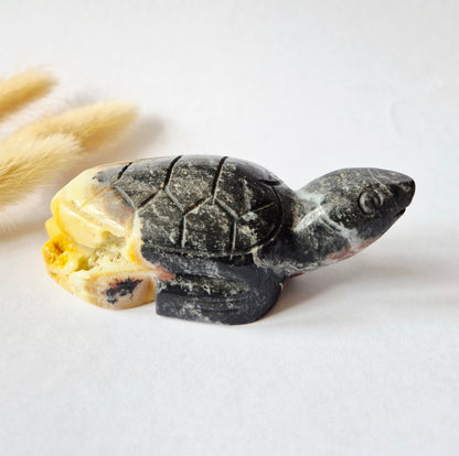 Caribbean Calcite Schildpad – 156 Gram Edelsteen Crystal Carving